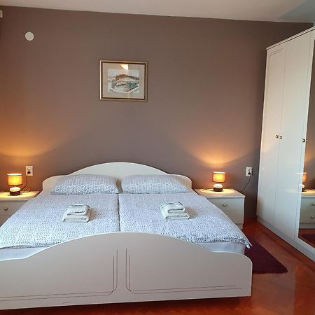 Guesthouse Vila سلوني المظهر الخارجي الصورة